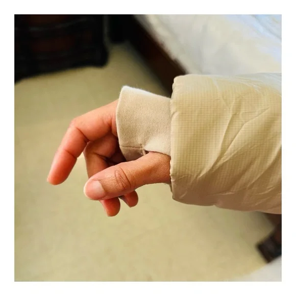 Michael Kors Faux Fur Trim Hooded Puffer Coat / Jacket Size Small Tan. - Picture 6 of 12